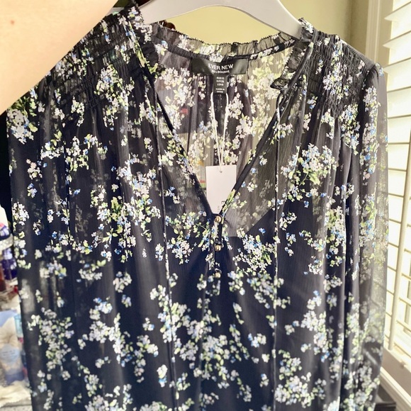 Shirred Sleeve Blouse - Picture 5 of 5